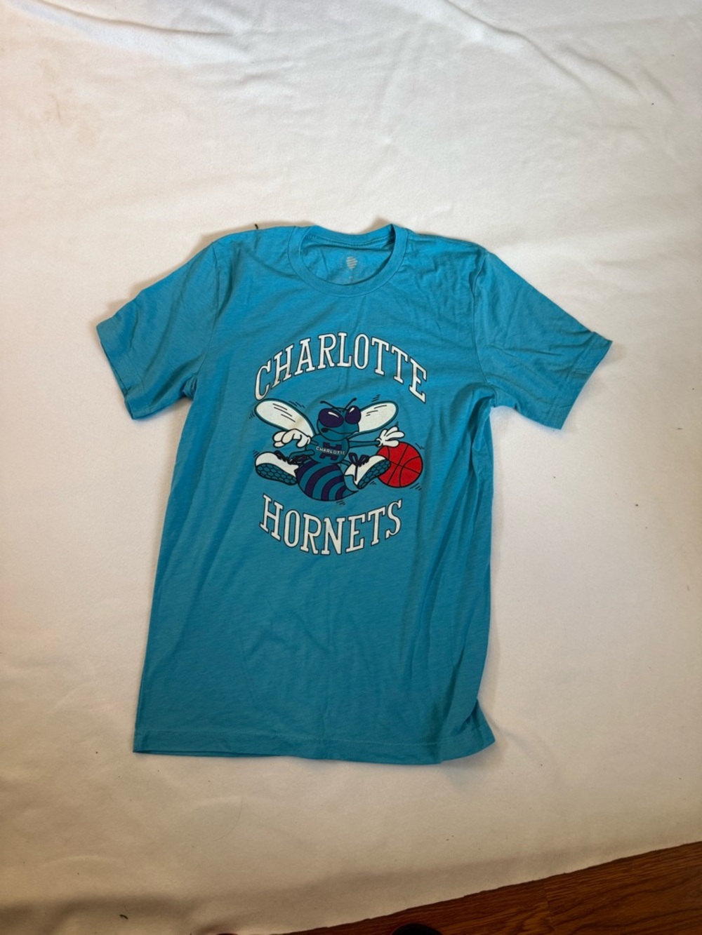 Charlotte Hornets Teal Graphic Tee size medium